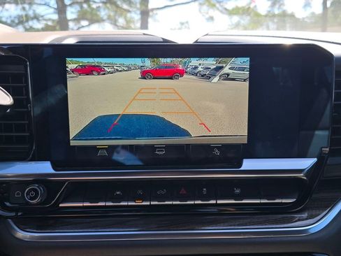 Used 2022 Chevrolet Silverado 1500 LT w/ Leather Package image 24