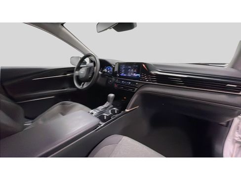 Used 2025 Toyota Camry LE FWD image 18