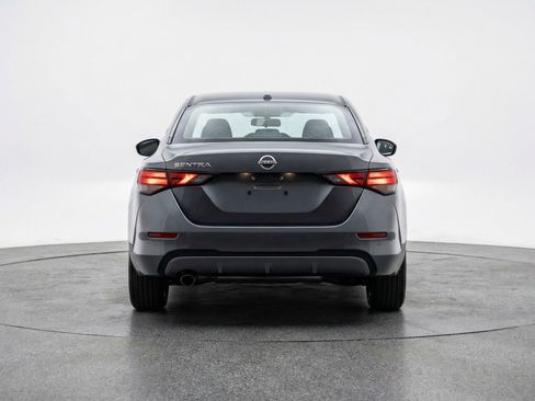 Used 2025 Nissan Sentra SV image 7