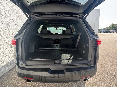 Used 2023 Chevrolet Traverse RS w/ LPO, Floor Liner Package AWD/4WD image 5