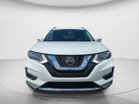 Used 2020 Nissan Rogue SV FWD image 2