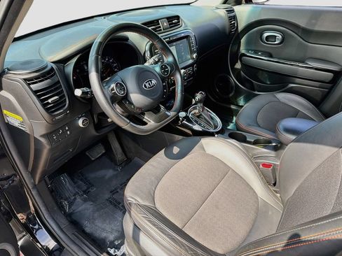 Used 2018 Kia Soul ! w/ Tech Package FWD image 9