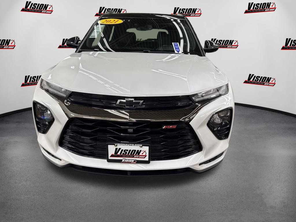 Used 2021 Chevrolet TrailBlazer RS w/ Sun and Liftgate Package AWD/4WD image 2