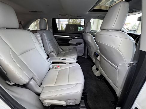 Used 2018 Toyota Highlander XLE FWD image 58