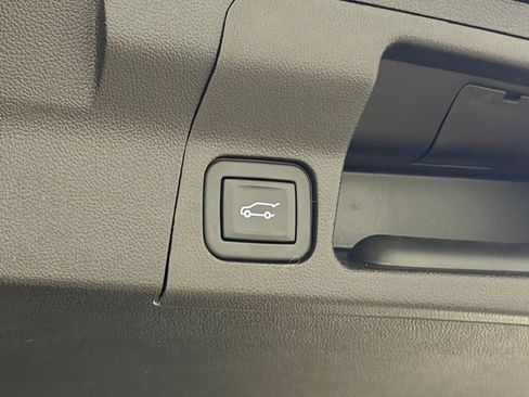 Certified 2023 GMC Acadia SLE w/ Driver Convenience Package image 20