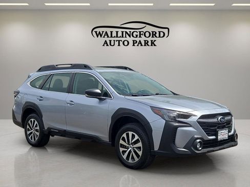 Used 2025 Subaru Outback AWD/4WD image 3