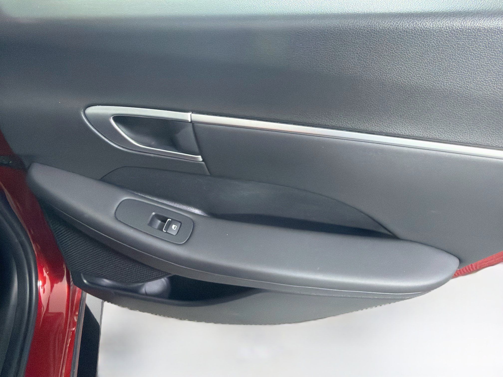 Used 2025 Hyundai Sonata SEL FWD image 28