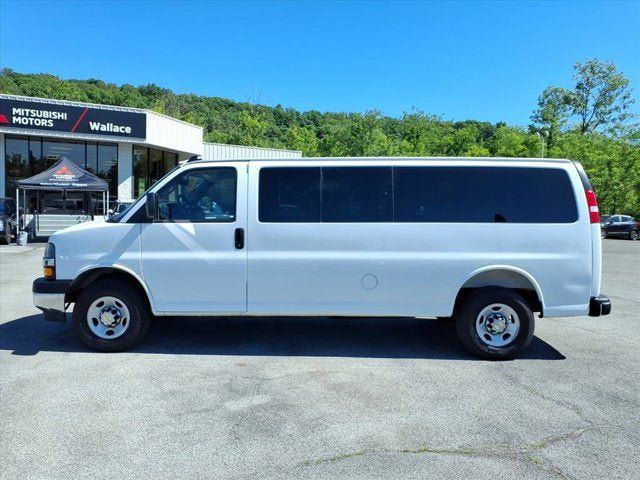 Used 2025 Chevrolet Express 3500 LT w/ LT Preferred Equipment Group RWD image 2