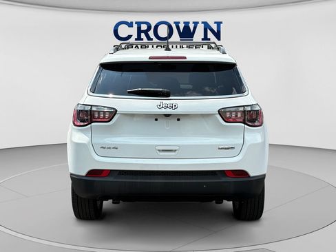 Used 2024 Jeep Compass Latitude AWD/4WD image 4