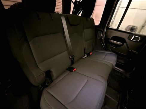 Used 2022 Jeep Wrangler Unlimited Sport image 26