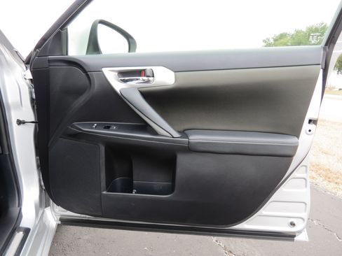 Used 2013 Lexus CT 200h image 27