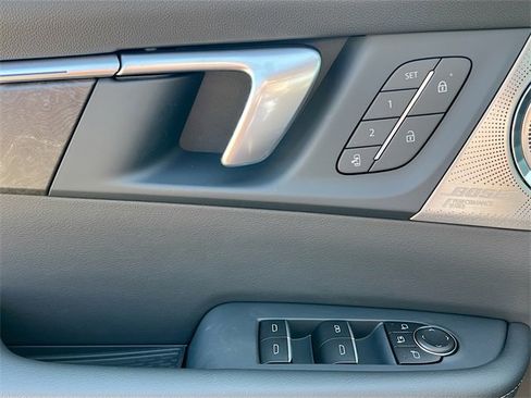 New 2026 Buick Enclave Avenir w/ Super Cruise Package image 13