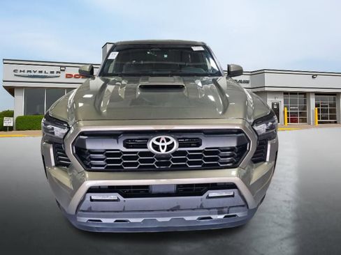 Used 2025 Toyota Tacoma TRD Sport image 8
