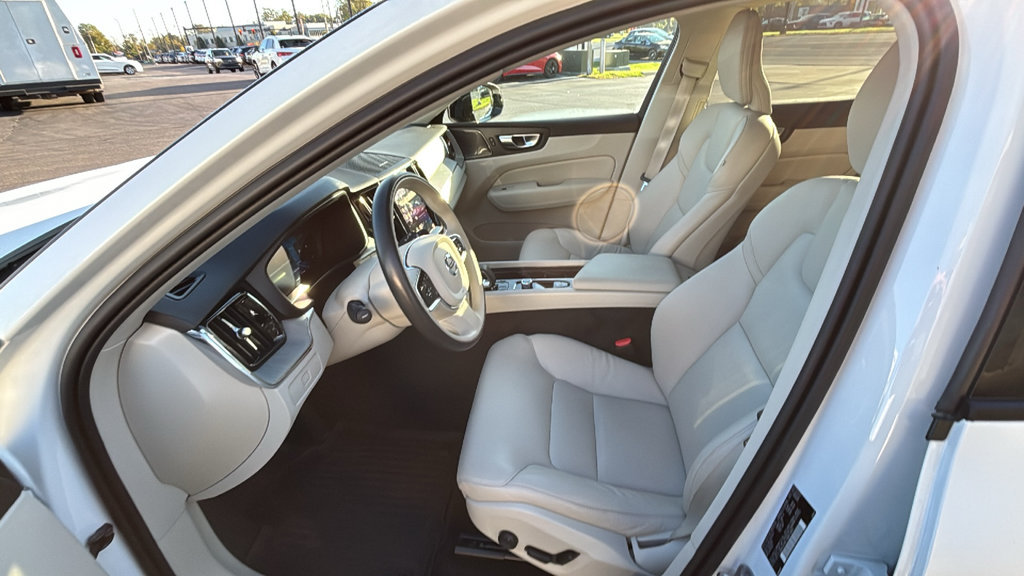 Certified 2024 Volvo XC60 B5 Plus w/ Protection Package Premier AWD/4WD image 25