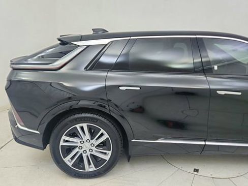 Used 2024 Cadillac Lyriq Tech image 6