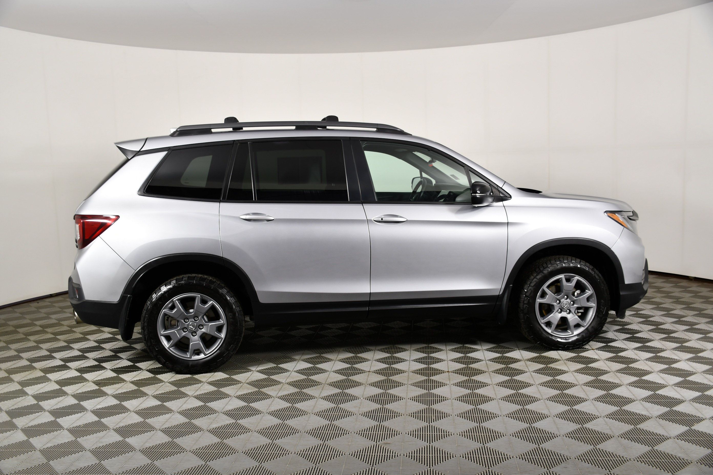 Certified 2025 Honda Passport TrailSport image 5