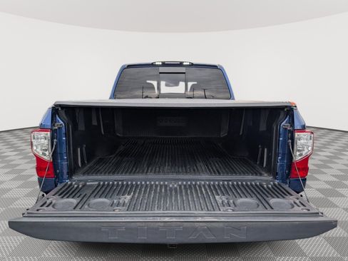 Used 2020 Nissan Titan SV w/ SV Convenience Package AWD/4WD image 12