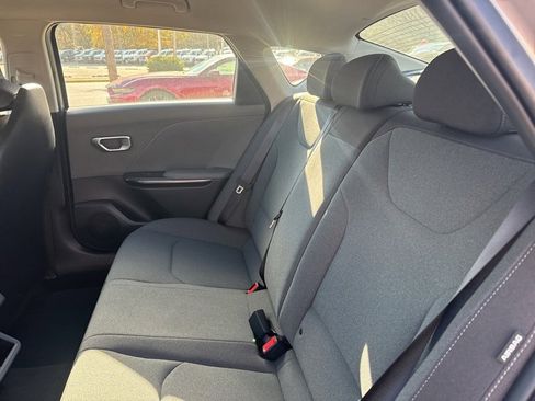 New 2025 Kia K4 LXS image 16
