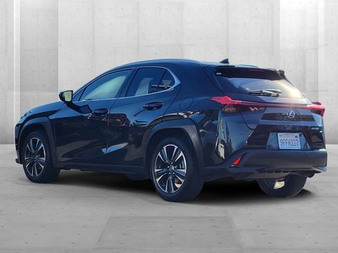 Used 2020 Lexus UX 200 image 2