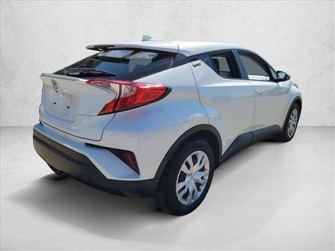 Used 2021 Toyota C-HR LE image 5