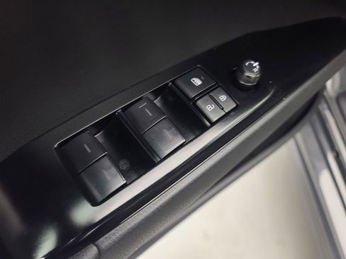 Used 2025 Toyota Camry SE image 23