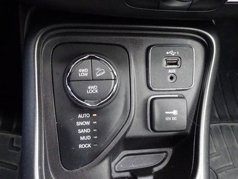 Used 2020 Jeep Compass Trailhawk AWD/4WD image 22