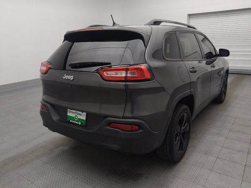 Used 2016 Jeep Cherokee Latitude w/ Cold Weather Group image 9