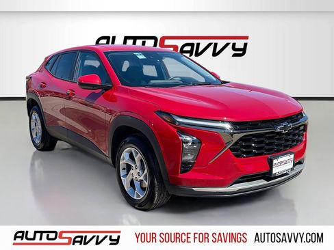 Used 2026 Chevrolet Trax LS w/ LS Convenience Package FWD image 1