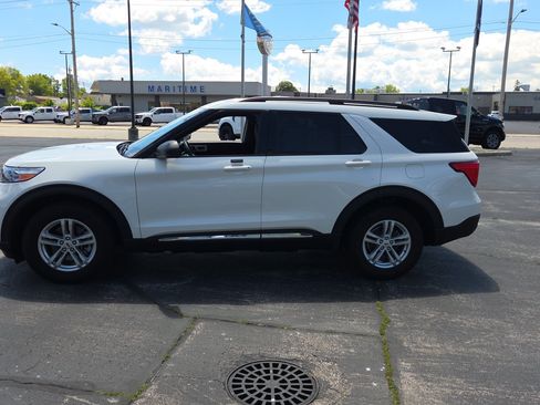 Used 2025 Ford Explorer ST AWD/4WD image 3
