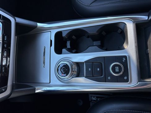 Used 2023 Ford Explorer XLT w/ Equipment Group 202A image 26