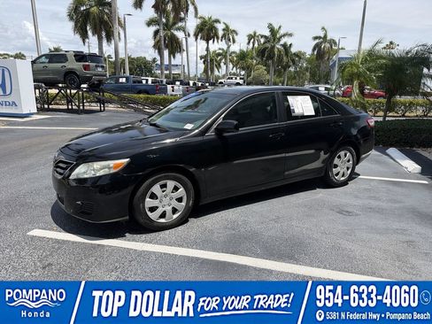 Used 2010 Toyota Camry FWD image 4