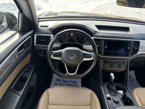 Used 2020 Volkswagen Atlas Cross Sport SE w/ Panoramic Sunroof Package image 15