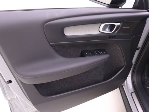 Certified 2024 Volvo XC40 B5 Plus w/ Protection Package Premier image 12