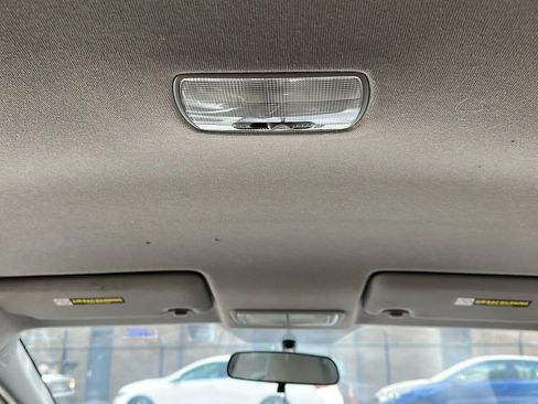 Used 2010 Honda Insight EX image 28