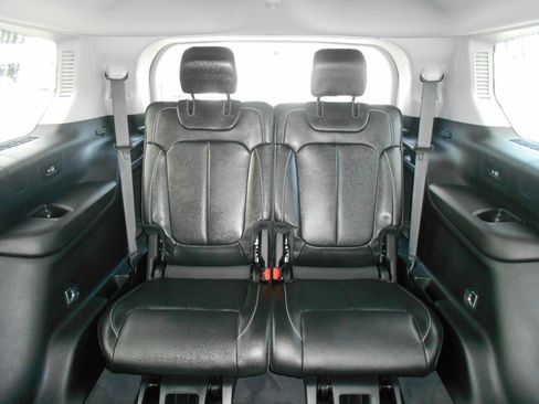 Used 2023 Jeep Grand Cherokee L Limited image 8