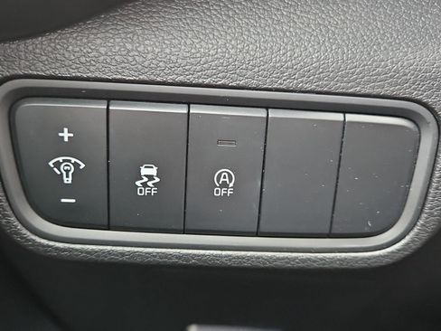 Used 2025 Kia Soul LX w/ LX Technology Package FWD image 22