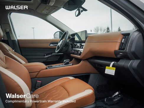 New 2026 Nissan Pathfinder Platinum image 11