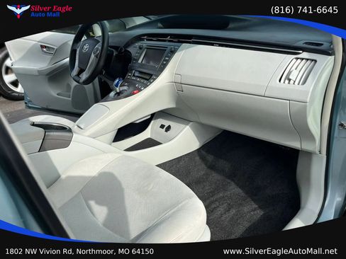 Used 2014 Toyota Prius Two FWD image 9