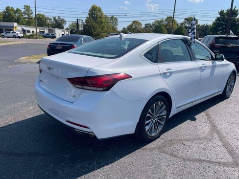 Used 2016 Hyundai Genesis 3.8 RWD image 8