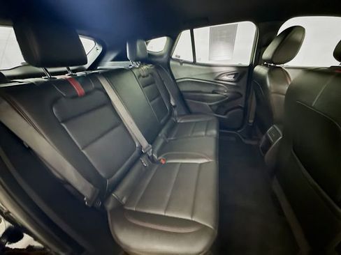 Used 2025 Chevrolet Trax RS w/ Sunroof Package FWD image 26