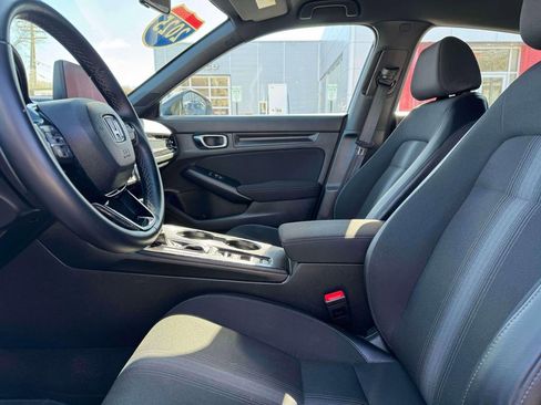 Used 2025 Honda Civic Sport image 14