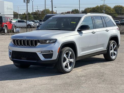 New 2025 Jeep Grand Cherokee Limited image 6