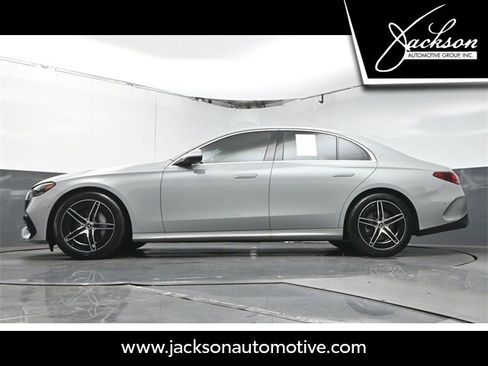 Used 2025 Mercedes-Benz E 350 Sedan image 37