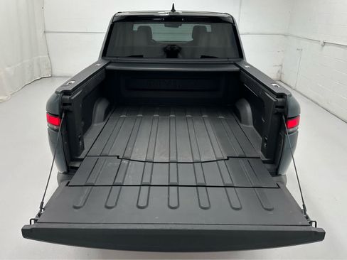 Used 2026 Rivian R1T Premium Quad AWD/4WD image 44