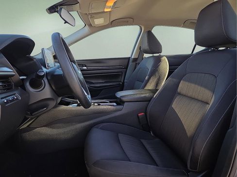 Used 2024 Nissan Altima 2.5 SV image 14