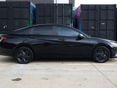 Used 2021 Hyundai Elantra SEL FWD image 17