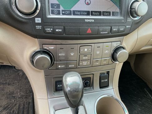 Used 2008 Toyota Highlander Sport AWD/4WD image 25