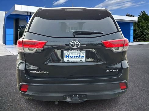Used 2019 Toyota Highlander XLE image 23