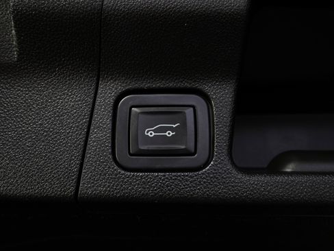 Used 2019 GMC Acadia SLE image 13