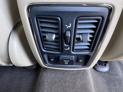 Used 2013 Jeep Grand Cherokee Overland RWD image 39
